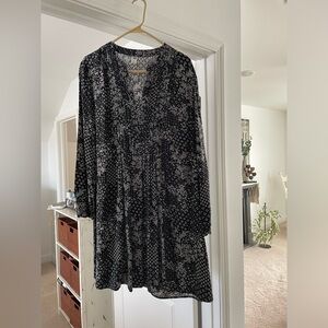 Old Navy Woman’s Large Long Sleeve Lightweight Dress